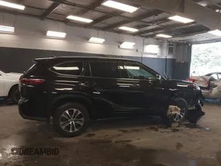 2021 Toyota Highlander XLE with VIN 5TDHZRBH1MS106203, listed as a IAAI auction lot 42645027 with 59,172 mi miles and . Bid and sale history available at DreamBid. Image 13.