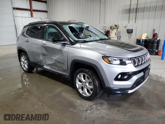 2022 Jeep Compass High Altitude with VIN 3C4NJDCB0NT113383, listed as a Copart auction lot 43369485 with Not Provided miles and Salvage Title. Bid and sale history available at carsss.com. Image 4.