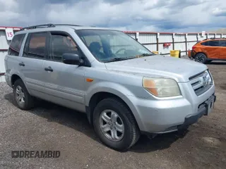 2006 Honda Pilot LX with VIN 2HKYF18156H527449, listed as a IAAI auction lot 42097170 with 178,983 mi miles. Bid and sale history available at carsss.com. Image 1.