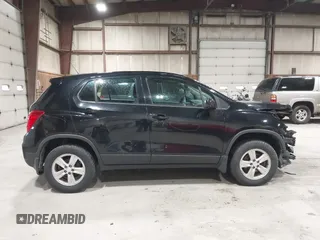 2019 Chevrolet Trax LS with VIN 3GNCJNSB0KL152458, listed as a IAAI auction lot 41944875 with 118,055 mi miles. Bid and sale history available at carsss.com. Image 14.
