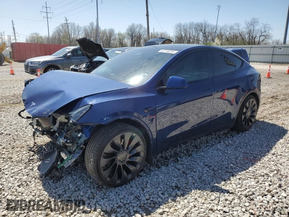 2022 Tesla Model Y Performance z VIN 7SAYGDEF2NF461103, wystawiony jako Copart lot #52198205 z przebiegiem 33 576 mil mil oraz Szkoda całkowita • Salvage title. Historia ofert i sprzedaży dostępna na DreamBid. Obrazek 1.