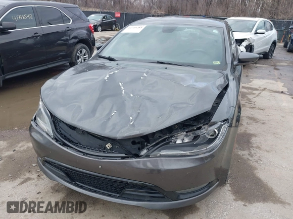2015 Chrysler 200 S with VIN 1C3CCCBB2FN542480, listed as a IAAI auction lot 41749285 with 164,316 mi miles. Bid and sale history available at carsss.com. Image 6.