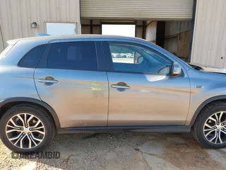 2018 Mitsubishi Outlander SE z VIN JA4AR3AW4JU006449, wystawiony jako IAAI lot #42159454 z przebiegiem 84 336 mil mil oraz . Historia ofert i sprzedaży dostępna na DreamBid. Obrazek 13.