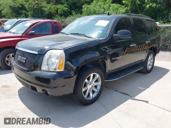 2008 GMC Yukon Denali z VIN 1GKFK63868J212274, wystawiony jako IAAI lot #42325441 z przebiegiem 272 701 mil mil oraz . Historia ofert i sprzedaży dostępna na DreamBid. Obrazek 18.