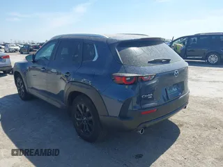 2024 Mazda CX-50 S Preferred z VIN 7MMVABBM6RN181104, wystawiony jako IAAI lot #41874725 z przebiegiem 28 636 mil mil oraz . Historia ofert i sprzedaży dostępna na DreamBid. Obrazek 3.