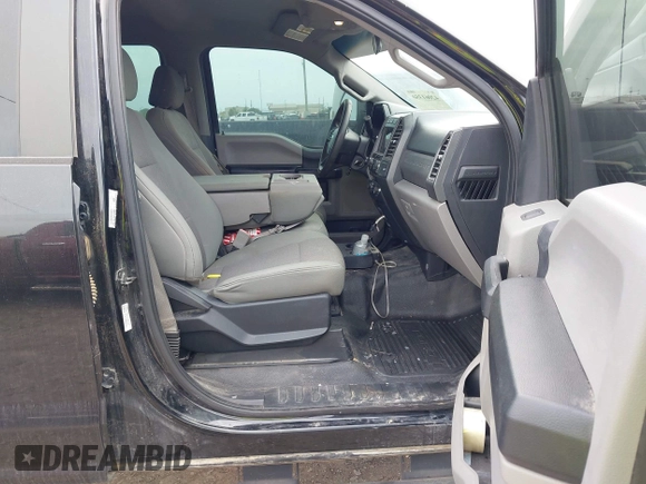 2017 Ford Super Duty F-250 SRW Lariat with VIN 1FT7W2BT0HEF27194, listed as a IAAI auction lot 42061350 with 206,679 mi miles. Bid and sale history available at carsss.com. Image 5.