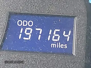 2012 Toyota Camry L z VIN 4T1BF1FKXCU525596, wystawiony jako IAAI lot #42076132 z przebiegiem 197 164 mil mil oraz . Historia ofert i sprzedaży dostępna na DreamBid. Obrazek 15.