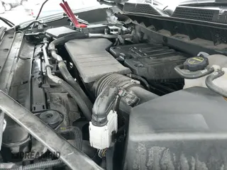 2024 Chevrolet Silverado 1500 LT z VIN 3GCPDDEK1RG191408, wystawiony jako IAAI lot #42586409 z przebiegiem 16 282 mil mil oraz . Historia ofert i sprzedaży dostępna na DreamBid. Obrazek 18.