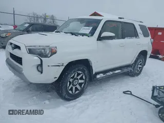 2018 Toyota 4Runner SR5 with VIN JTEBU5JR9J5519118, listed as a IAAI auction lot 41622686 with 92,178 mi miles. Bid and sale history available at carsss.com. Image 18.