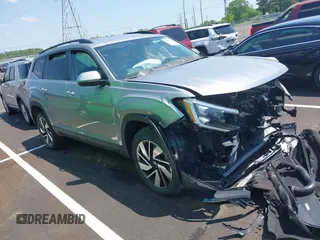 2025 Volkswagen Atlas SE z VIN 1V2WR2CA4SC509329, wystawiony jako IAAI lot #42122879 z przebiegiem Nie podano mil oraz . Historia ofert i sprzedaży dostępna na DreamBid. Obrazek 13.