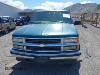 1997 Chevrolet Suburban with VIN 3GNFK16R1VG167865, listed as a IAAI auction lot 42147770 with 201,946 mi miles and . Bid and sale history available at DreamBid. Image 6.