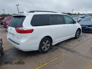2020 Toyota Sienna LE Auto Access Seat with VIN 5TDKZ3DC5LS068784, listed as a IAAI auction lot 41207987 with 94,118 mi miles. Bid and sale history available at carsss.com. Image 4.