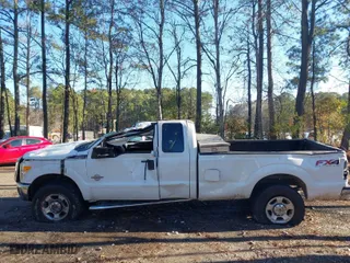 2015 Ford Super Duty F-250 SRW XLT with VIN 1FT7X2BT2FED37097, listed as a IAAI auction lot 41084977 with 224,317 mi miles. Bid and sale history available at carsss.com. Image 15.
