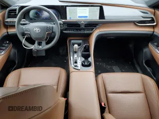 2025 Toyota Crown XLE z VIN JTDACAAJ4S3005535, wystawiony jako Copart lot #53840985 z przebiegiem 6 728 mil mil oraz Szkoda całkowita • Salvage title. Historia ofert i sprzedaży dostępna na DreamBid. Obrazek 8.