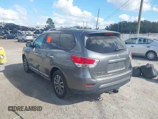 2016 Nissan Pathfinder SV with VIN 5N1AR2MN3GC600155, listed as a IAAI auction lot 41728736 with 92,479 mi miles. Bid and sale history available at carsss.com. Image 3.