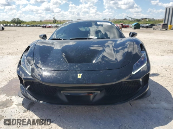 2021 Ferrari F8 z VIN ZFF92LLA8M0268230, wystawiony jako Copart lot #50326925 z przebiegiem 18 802 mil mil oraz Szkoda całkowita • Salvage title. Historia ofert i sprzedaży dostępna na DreamBid. Obrazek 5.