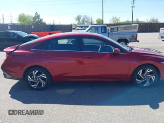 2025 Hyundai Elantra SEL Convenience with VIN KMHLS4DG0SU861661, listed as a IAAI auction lot 42178392 with 20,518 mi miles and . Bid and sale history available at DreamBid. Image 13.