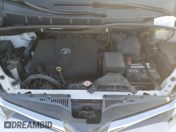 2018 Toyota Sienna XLE Auto Access Seat with VIN 5TDYZ3DC7JS903470, listed as a Copart auction lot 47938055 with 118,734 mi miles and Salvage Title. Bid and sale history available at carsss.com. Image 12.