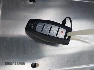 2025 Mitsubishi Outlander SEL z VIN JA4J3VA81SZ015726, wystawiony jako IAAI lot #42392744 z przebiegiem 4004 mil mil oraz . Historia ofert i sprzedaży dostępna na DreamBid. Obrazek 11.