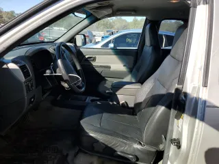 2005 GMC Canyon SLE Z71 with VIN 1GTDT196158195105, listed as a Copart auction lot 81497704 with 245,278 mi miles and Salvage Title. Bid and sale history available at carsss.com. Image 7.