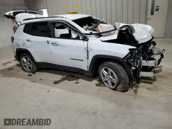 2024 Jeep Compass Latitude with VIN 3C4NJDBN8RT598891, listed as a Copart auction lot 59127935 with Not provided miles and Non repairable. Bid and sale history available at DreamBid. Image 4.