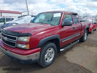 2006 Chevrolet Silverado 1500 LT2 with VIN 1GCEK19B86Z174901, listed as a IAAI auction lot 41871524 with 194,885 mi miles. Bid and sale history available at carsss.com. Image 17.