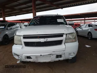 2011 Chevrolet Suburban LT with VIN 1GNSKJE31BR187475, listed as a IAAI auction lot 41799366 with 203,476 mi miles. Bid and sale history available at carsss.com. Image 12.