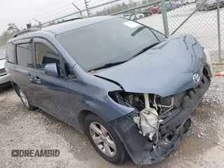 2015 Toyota Sienna LE AAS с VIN 5TDKK3DC7FS579941, выставлен на аукционе IAAI как лот 41709900 с пробегом 180 947 миль миль и . История ставок и продаж доступна на DreamBid. Изображение 1.