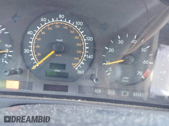 1995 Mercedes-Benz SL with VIN WDBFA63E5SF117797, listed as a IAAI auction lot 41650927 with Not provided miles and . Bid and sale history available at DreamBid. Image 7.