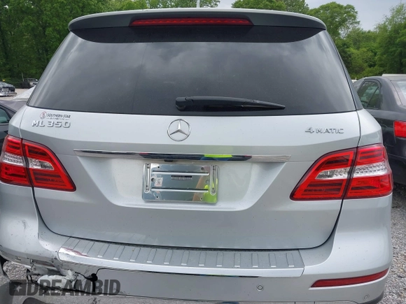 2012 Mercedes-Benz M with VIN 4JGDA5HB3CA018357, listed as a IAAI auction lot 42061006 with 130,116 mi miles. Bid and sale history available at carsss.com. Image 16.