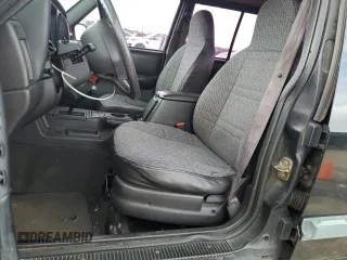 2000 Jeep Cherokee with VIN 1J4FT48S3YL139915, listed as a Copart auction lot 69840924 with 249,720 mi miles and Salvage title. Bid and sale history available at DreamBid. Image 7.
