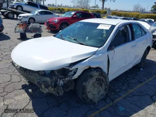 2015 Toyota Camry XLE with VIN 4T1BF1FK6FU106259, listed as a IAAI auction lot 41708580 with 86,673 mi miles. Bid and sale history available at carsss.com. Image 2.
