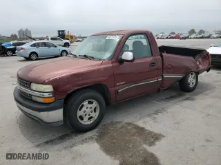 2000 Chevrolet Silverado 1500 with VIN 1GCEC14V5YE364695, listed as a Copart auction lot 54573724 with 231,727 mi miles and Salvage Title. Bid and sale history available at carsss.com. Image 1.
