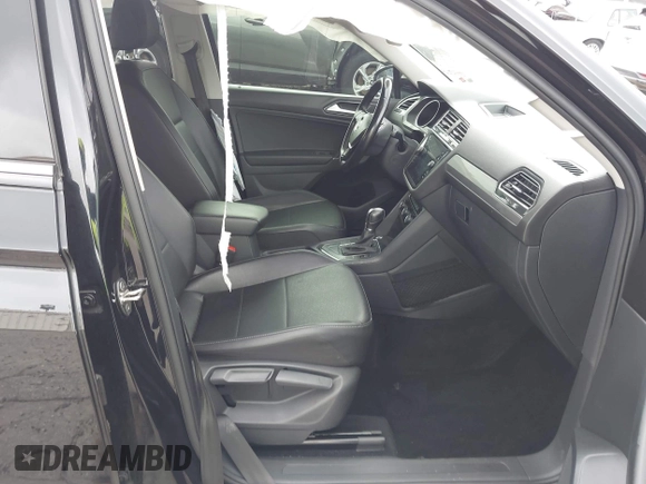 2018 Volkswagen Tiguan SEL with VIN 3VV3B7AX4JM022644, listed as a IAAI auction lot 42422831 with 115,066 mi miles and . Bid and sale history available at DreamBid. Image 5.
