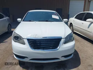 2014 Chrysler 200 Touring with VIN 1C3CCBBB1EN186547, listed as a IAAI auction lot 42141924 with 193,540 mi miles. Bid and sale history available at carsss.com. Image 6.