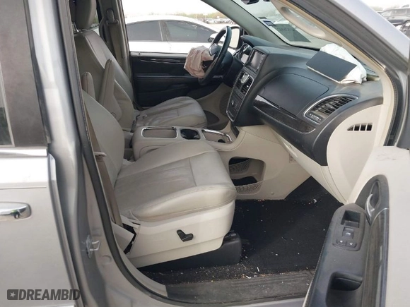 2014 Chrysler Town & Country Touring-L 30th Anniversary with VIN 2C4RC1CGXER454606, listed as a IAAI auction lot 41826042 with 173,300 mi miles. Bid and sale history available at carsss.com. Image 5.