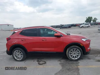 2024 Buick Encore GX Sport Touring с VIN KL4AMESL1RB172711, выставлен на аукционе IAAI как лот 42437300 с пробегом 21 710 миль миль и . История ставок и продаж доступна на DreamBid. Изображение 14.