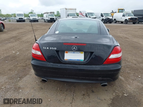 2007 Mercedes-Benz SLK 350 z VIN WDBWK56F67F136085, wystawiony jako IAAI lot #42380601 z przebiegiem 112 246 mil mil oraz . Historia ofert i sprzedaży dostępna na DreamBid. Obrazek 16.