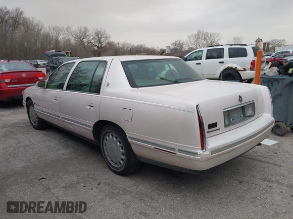 1998 Cadillac DeVille z VIN 1G6KD54YXWU800156, wystawiony jako IAAI lot #41820044 z przebiegiem Nie podano mil oraz . Historia ofert i sprzedaży dostępna na DreamBid. Obrazek 3.