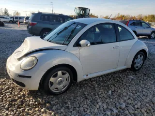 2010 Volkswagen New Beetle Coupe with VIN 3VWPW3AG8AM019823, listed as a Copart auction lot 76618514 with 171,234 mi miles and Clean Title. Bid and sale history available at carsss.com. Image 1.