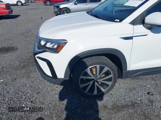 2022 Volkswagen Taos SE с VIN 3VVRX7B29NM069379, выставлен на аукционе IAAI как лот 42045400 с пробегом 45 788 миль миль и . История ставок и продаж доступна на DreamBid. Изображение 6.