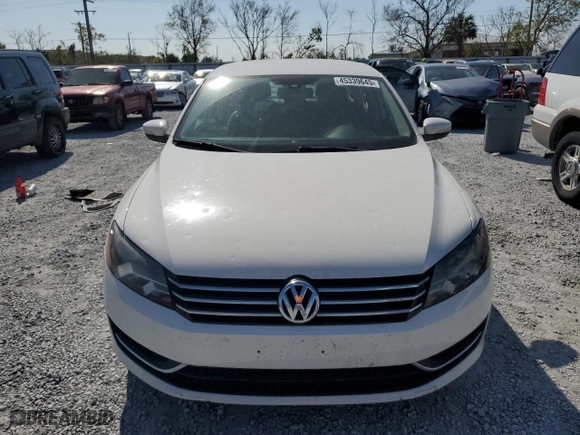 2014 Volkswagen Passat SE with VIN 1VWBP7A36EC002280, listed as a Copart auction lot 45339645 with 176,445 mi miles and Salvage Title. Bid and sale history available at carsss.com. Image 5.