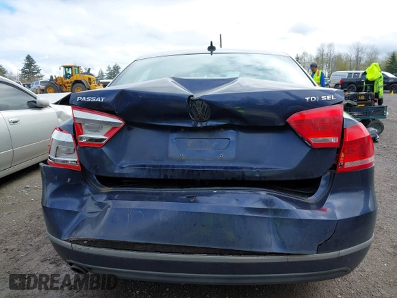 2015 Volkswagen Passat 2.0L TDI SEL Premium with VIN 1VWCV7A32FC013627, listed as a IAAI auction lot 41979341 with 175,728 mi miles. Bid and sale history available at carsss.com. Image 16.