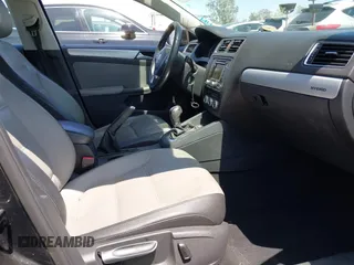 2013 Volkswagen Jetta Hybrid SE with VIN 3VW637AJ8DM299657, listed as a IAAI auction lot 42538101 with 128,822 mi miles and . Bid and sale history available at DreamBid. Image 5.