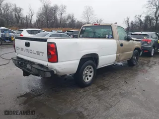 2006 Chevrolet Silverado 1500 Work Truck with VIN 1GCEC14VX6E115841, listed as a IAAI auction lot 41504420 with 316,978 mi miles. Bid and sale history available at carsss.com. Image 4.