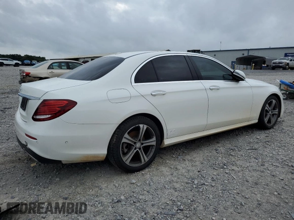 2017 Mercedes-Benz E 300 Luxury z VIN WDDZF4JB0HA082594, wystawiony jako Copart lot #61448885 z przebiegiem Nie podano mil oraz Szkoda całkowita • Salvage title. Historia ofert i sprzedaży dostępna na DreamBid. Obrazek 3.