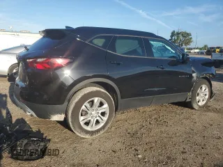 2019 Chevrolet Blazer with VIN 3GNKBBRA6KS583168, listed as a Copart auction lot 55258875 with 32,488 mi miles and Non repairable. Bid and sale history available at DreamBid. Image 3.