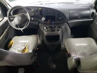 2003 Ford Econoline Passenger XL с VIN 1FBSS31L03HA96493, выставлен на аукционе Copart как лот 43443355 с пробегом 196 245 миль миль и Списание • Salvage title. История ставок и продаж доступна на DreamBid. Изображение 8.