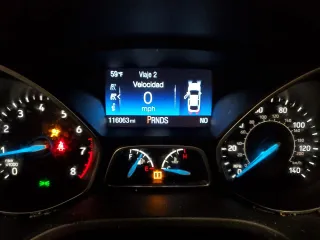 2015 Ford Focus SE z VIN 1FADP3F21FL285263, wystawiony jako Copart lot #53613875 z przebiegiem 116 063 mil mil oraz Szkoda całkowita • Salvage title. Historia ofert i sprzedaży dostępna na DreamBid. Obrazek 9.