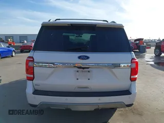 2018 Ford Expedition XLT with VIN 1FMJU1HT5JEA18863, listed as a IAAI auction lot 41815687 with 96,544 mi miles. Bid and sale history available at carsss.com. Image 17.